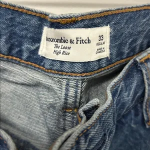 Abercrombie & Fitch High Rise The Loose Jeans thumbnail 10