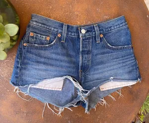 Levi’s jean shorts thumbnail 1