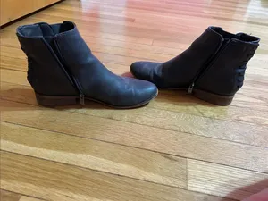dylan Women's Dark Gray Leather Ankle Booties thumbnail 5