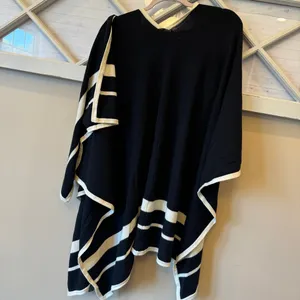 Ralph Lauren Ruana Wrap S/M‎ Black Sweater Cape Wrap Retails $285 thumbnail 2