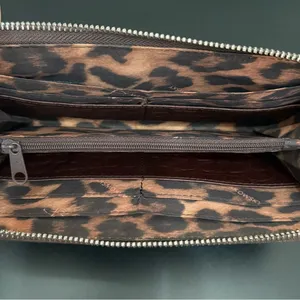 B MAKOWSKY Brown 100% Genuine Leather Zip Around Wallet 8”X4” thumbnail 5