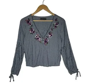 Abercrombie Fitch Top Womens M V Neck Embroidered Cropped Striped Long Sleeves thumbnail 1