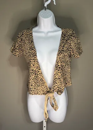 Brandy Melville Leopard Print Tie-Front Crop Top‎ Indie Sleeze Coquette Y2K thumbnail 1