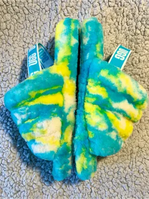 UGG Fluff Yeah Slide Tie Dye Blue Yellow Size 6Y (Fits Women’s 8) - EUC. thumbnail 4