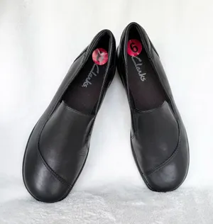 Clarks Bendables MAY POPPY Loafers Womens Size 6M Black Leather Slip-Ons 84634 thumbnail 1