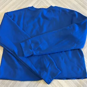 Gildan Women’s Cropped Royal Blue Crewneck Sweatshirt - Size S thumbnail 6