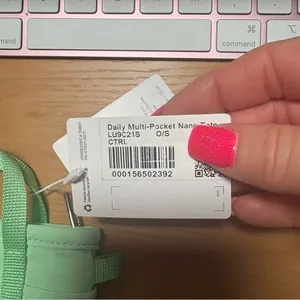Lululemon daily pocket nono tote. NWT CTRL adorable and functional! thumbnail 2