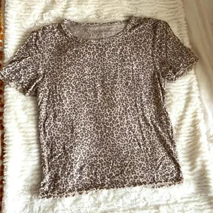 American Eagle Outfitters Soft & Sexy Rib Cheetah Print Ruffled trim Top thumbnail 6