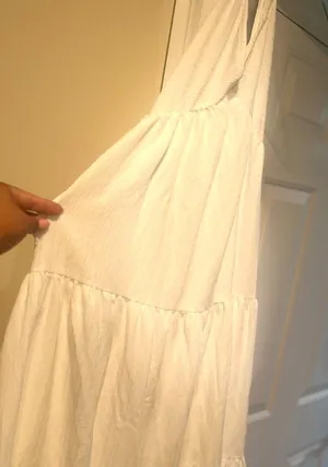 Elegant White Halter Dress Size M thumbnail 1