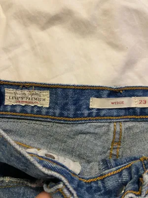Levi’s Wedgie High-Rise Shorts thumbnail 4