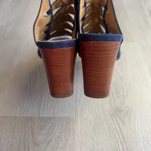 Franco Sarto Faux Suede Cut-Out Heels thumbnail 6