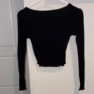 Forever 21 Black Ribbed V-Neck Top thumbnail 4