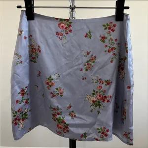 Reformation Veranda Silk Melba Purple Floral MIni Skirt Size 0 thumbnail 2