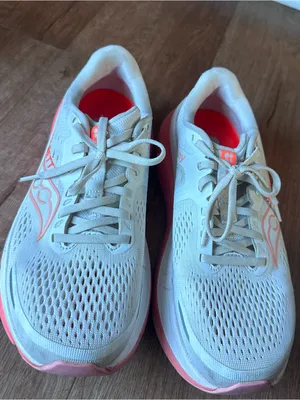 Saucony Women's White & Pink Sweaty Betty Running Shoes thumbnail 2