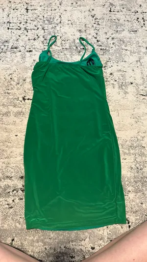 Saints + Secrets Green dress thumbnail 2