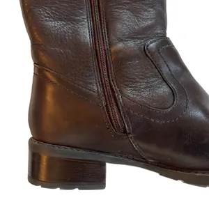 EUC Clarks Leather Boots thumbnail 4