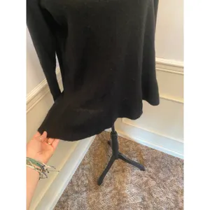 Lord & Taylor Black Cashmere Ruffle Flounce Hem Cuff Crewneck Pullover Sweater thumbnail 3
