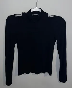 Revolve Cut-Out Long Sleeve Top thumbnail 4