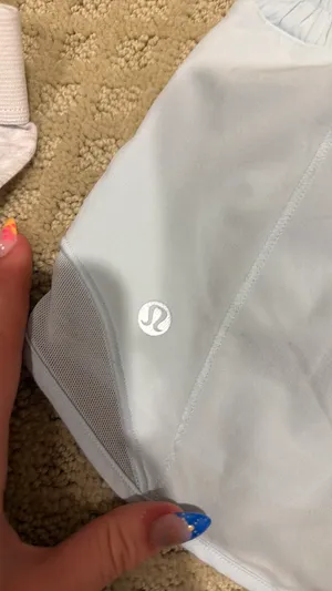 Lululemon Shorts Hotty Hot 2.5" Low-Rise Baby Blue thumbnail 4