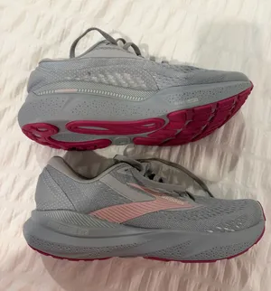 Brand new Brooks Adrenaline thumbnail 1