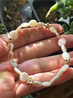 Shell Disc Stretch Bracelet with Gold Star Accents - Cream thumbnail 3