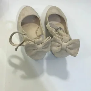 Women’s dress shoe size 8 thumbnail 13