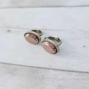 Vintage Clip On Earrings Oval Shape 5/8" Metallic - Fair Condition thumbnail 4