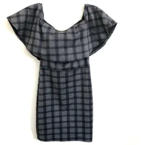🛍️ Lulus Gray Plaid Small Town Off the shoulder Body con dress S thumbnail 3