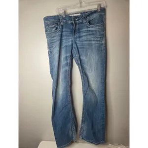 BKE Denim Culture Women’s 32R Medium Wash Premium Bootcut Jeans thumbnail 2