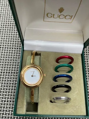 Beautiful GUCCI bangle watch w/ set of colorful bezels ❤️💛🤍💚💙🖤 thumbnail 1