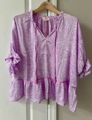 NWT Umgee Lavender Paisley Blouse Size Small thumbnail 1