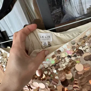 Le lis Disco sequined mini dress discs iridescent strapless cocktail rose gold party thumbnail 5