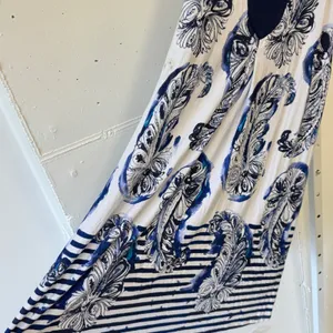 Tommy Bahama Paisley Stripe Sleeveless V-Neck Shift Midi Dress Large Blue White thumbnail 4