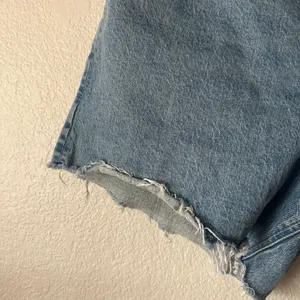 Abercrombie & Fitch High Rise The Dad Shorts Frayed Hem Denim Blue 33 thumbnail 4