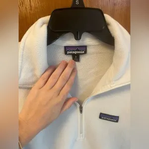 Patagonia Women’s White 3/4 Zip Fleece thumbnail 3