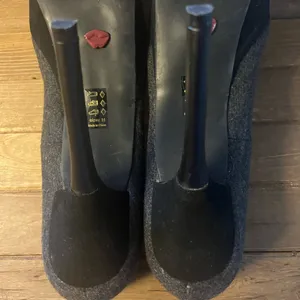 Brash Gray/ black and Red Classic Heels size 11 Excellent condition 4 inch heel thumbnail 7