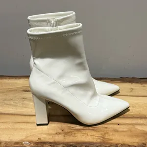 *NEW* WILD PAIR White Iloise Side-Zip Ankle‎ Go -Go Booties SIZE 6 A23 thumbnail 6