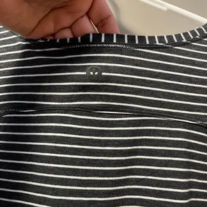Lululemon To The Point Long Sleeve Modern Stripe Heathered‎ Black White Size 8 thumbnail 4