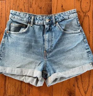 Zara Light Blue Rolled-Hem Denim Shorts thumbnail 1