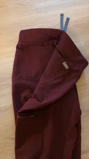 FIGS Scrubs Set thumbnail 5