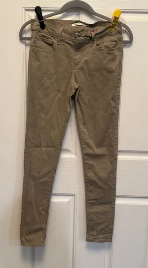 Levi's Women's Khaki 710 Super Skinny Fit Casual Pants 28 thumbnail 1