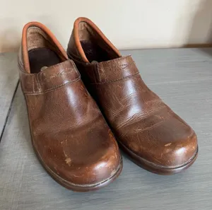 Ariat Shoes Womens 7 1/2 Brown Leather Santa Cruz Comfort Slip‎ On Clogs thumbnail 1