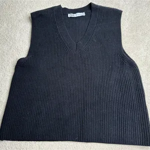 Zara: Black Knit Vest thumbnail 3