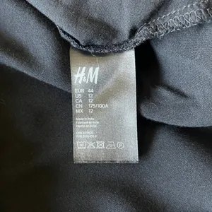 Women's H&M Black Shift Dress Short Sleeve Size 12 thumbnail 5