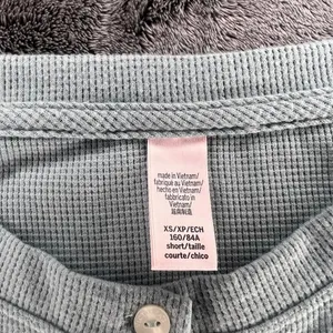 Victoria’s Secret Women's XS Mint Green Long Sleeve Breathable Cozy‎ Pajama Top thumbnail 2
