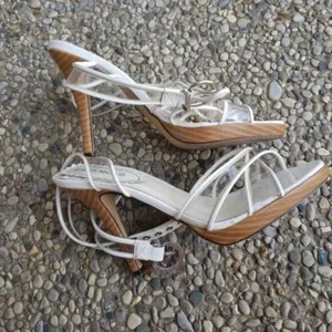White Heels **REPAIR NEEDED** thumbnail 7