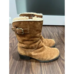 UGG Australia 1982 Chestnut Suede Sheepskin Lined Buckle Boots Womens 7 thumbnail 2