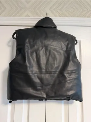 Zara Women’s XS Black Faux Puffer Leather Cropped Vest Zip Front Pockets NWT thumbnail 6