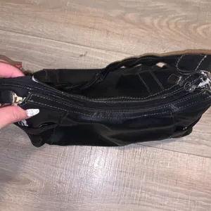 Jaclyn Smith black twisted strap shoulder bag thumbnail 6