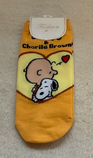 Charlie Brown & Snoopy Yellow Novelty Ankle Socks thumbnail 1